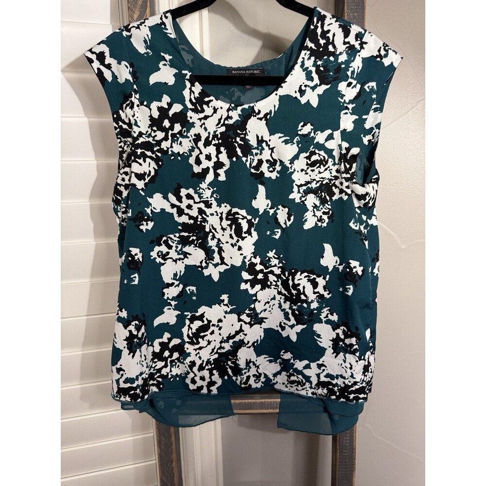 Banana Republic Top Size M Green Black and White Blouse w/ Open Back